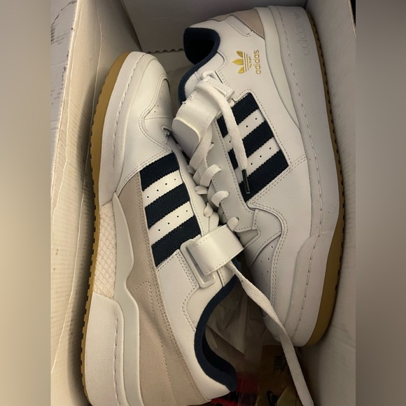 Limited edition Adidas - Picture 9 of 10